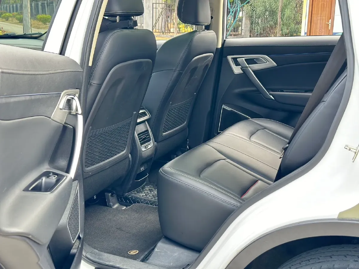 2020 Roewe i6 1.5T 169HP L4 7DCT,autocango,china used car exporter,china ev exporter,chinese used car exporter,chinese used ev exporter