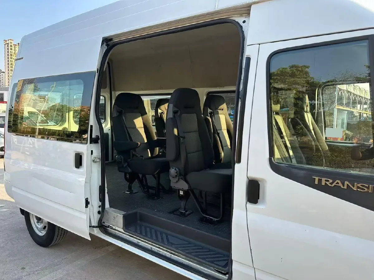 2014 Ford Focus 1.8L 124HP L4 5MT,autocango,china used car exporter,china ev exporter,chinese used car exporter,chinese used ev exporter