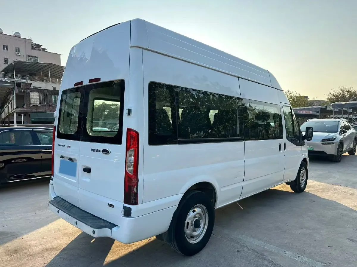 2014 Ford Focus 1.8L 124HP L4 5MT,autocango,china used car exporter,china ev exporter,chinese used car exporter,chinese used ev exporter