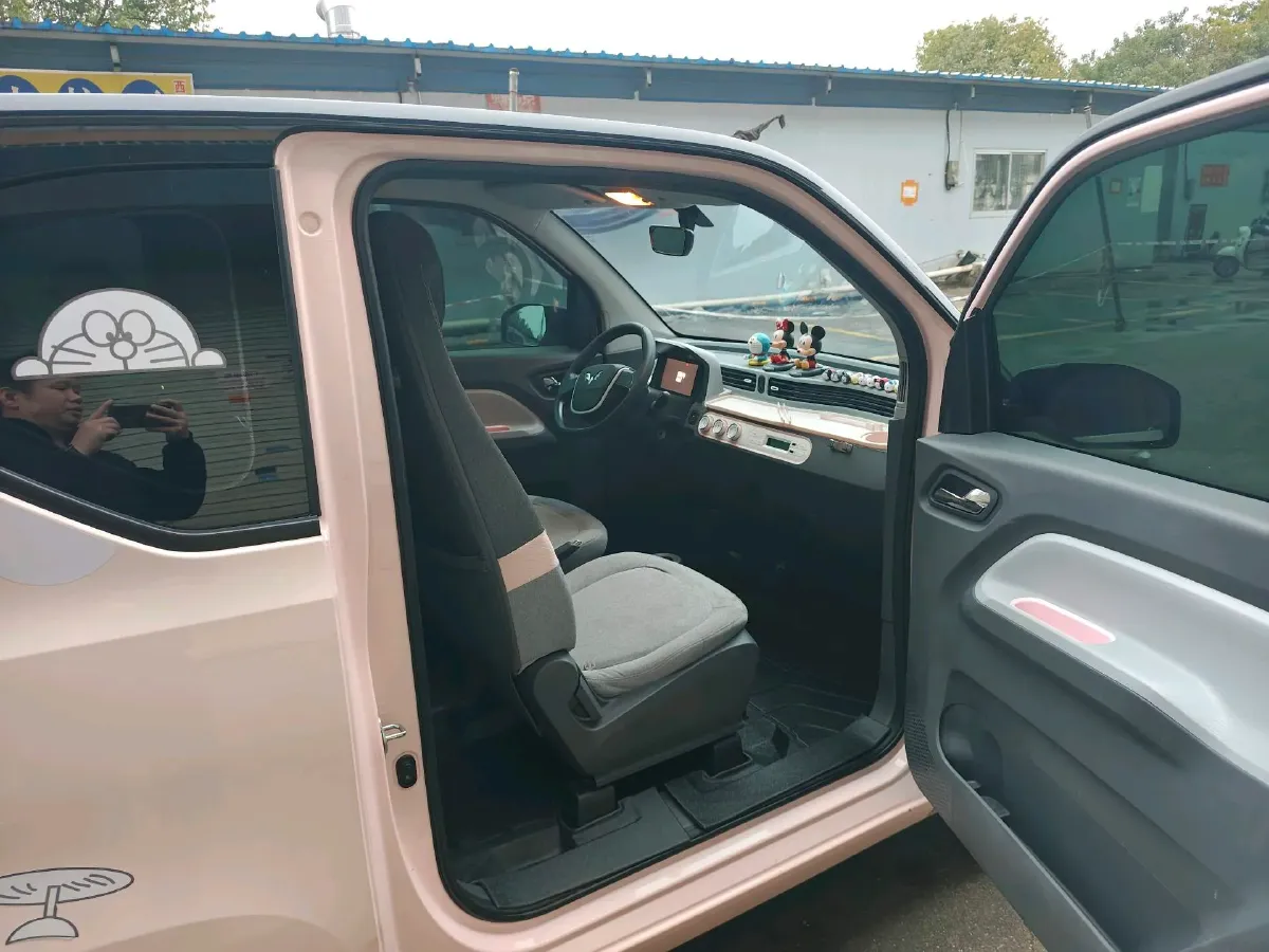 2021 WuLing HongGuang MINI EV BEV 13.9KWH,autocango,china used car exporter,china ev exporter,chinese used car exporter,chinese used ev exporter