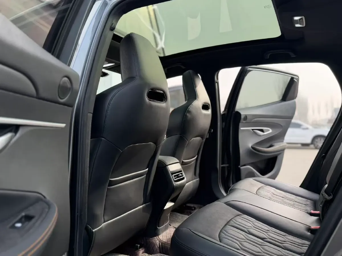 2022 ChangAn UNI-T 1.5T 188HP L4 7DCT,autocango,china used car exporter,china ev exporter,chinese used car exporter,chinese used ev exporter