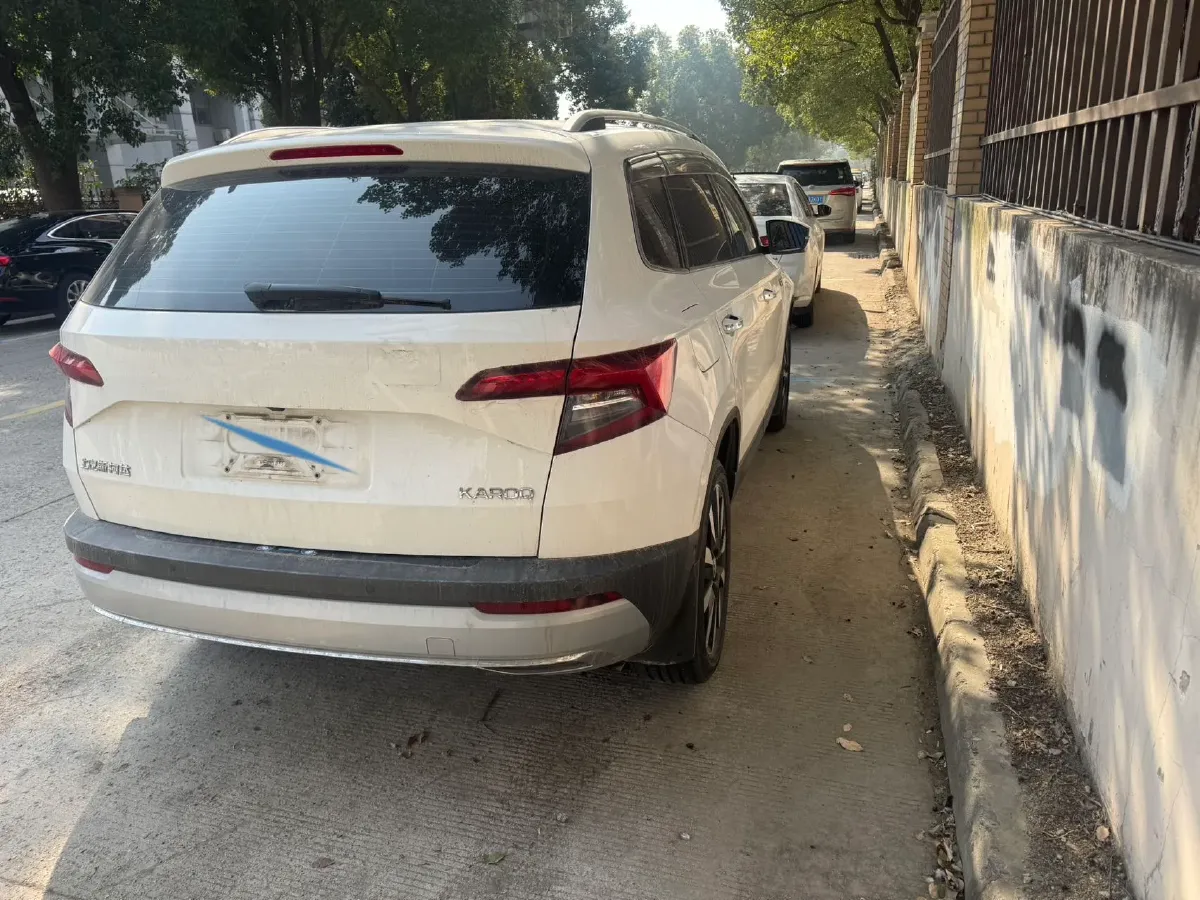 2021 Skoda Karoq 1.4T 150HP L4 7DCT,autocango,china used car exporter,china ev exporter,chinese used car exporter,chinese used ev exporter