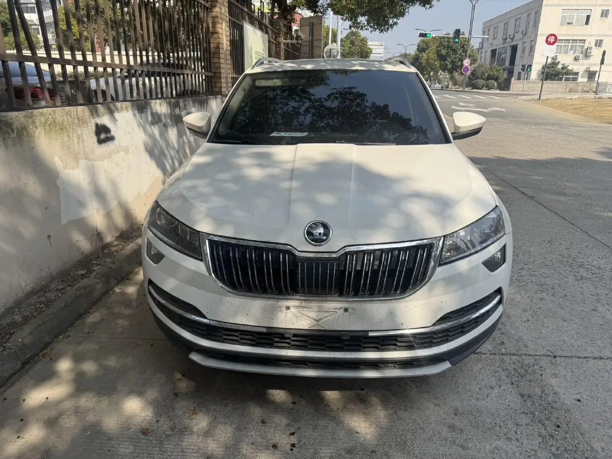 2021 Skoda Karoq 1.4T 150HP L4 7DCT,autocango,china used car exporter,china ev exporter,chinese used car exporter,chinese used ev exporter