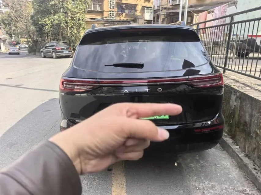 2024 AITO AITO M7 1.5T 152HP L4 REEV 42KWH,autocango,china used car exporter,china ev exporter,chinese used car exporter,chinese used ev exporter