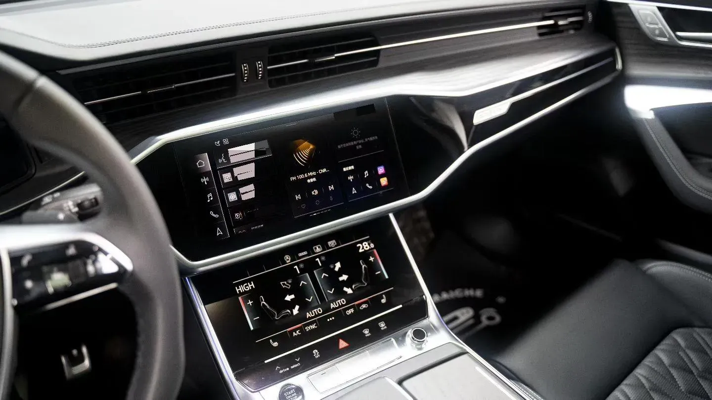 2025 Audi A6L 3.0T 340HP V6 7DCT,autocango,china used car exporter,china ev exporter,chinese used car exporter,chinese used ev exporter