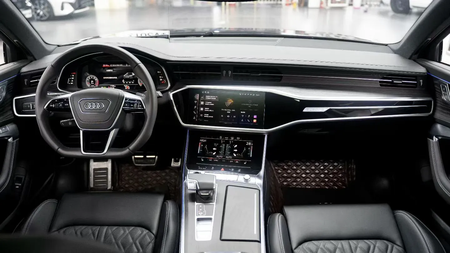 2025 Audi A6L 3.0T 340HP V6 7DCT,autocango,china used car exporter,china ev exporter,chinese used car exporter,chinese used ev exporter