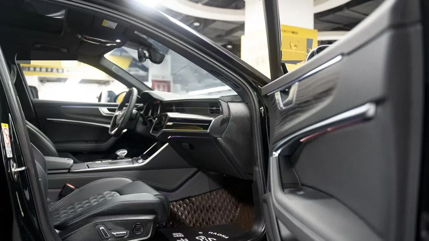 2025 Audi A6L 3.0T 340HP V6 7DCT,autocango,china used car exporter,china ev exporter,chinese used car exporter,chinese used ev exporter