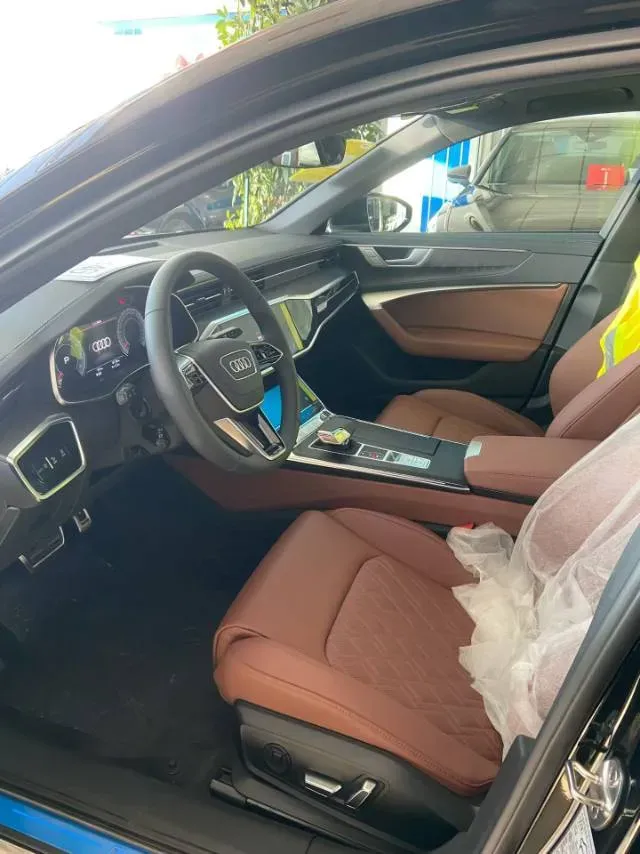 2026 Audi A6L 2.0T 245HP L4 7DCT,autocango,china used car exporter,china ev exporter,chinese used car exporter,chinese used ev exporter