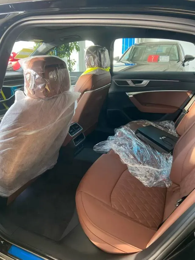 2026 Audi A6L 2.0T 245HP L4 7DCT,autocango,china used car exporter,china ev exporter,chinese used car exporter,chinese used ev exporter