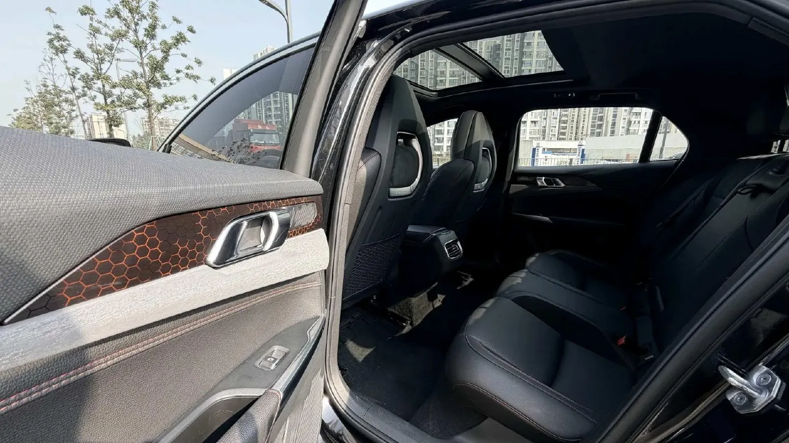 2019 Qoros 5 1.6T 197HP L4 7DCT,autocango,china used car exporter,china ev exporter,chinese used car exporter,chinese used ev exporter