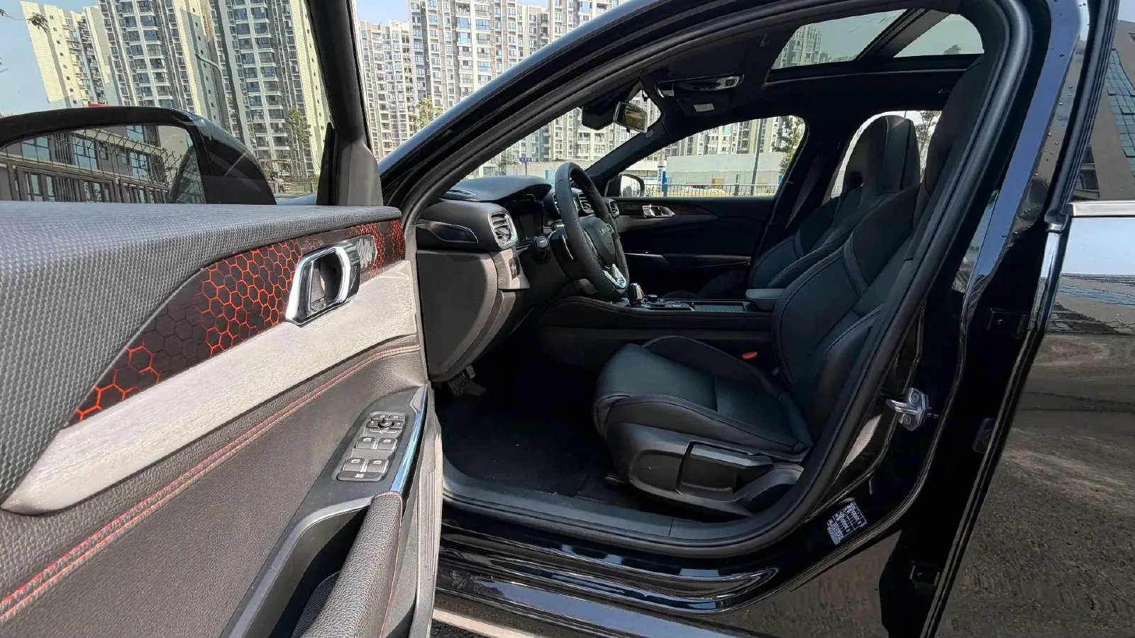 2019 Qoros 5 1.6T 197HP L4 7DCT,autocango,china used car exporter,china ev exporter,chinese used car exporter,chinese used ev exporter