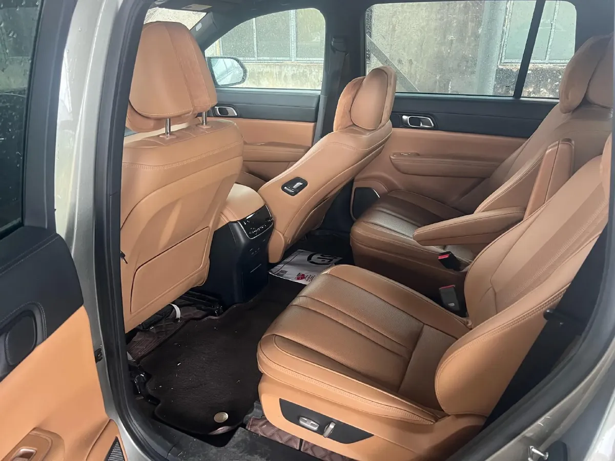 2020 Li ONE Range Extended 131HP REEV 40.5KWH,autocango,china used car exporter,china ev exporter,chinese used car exporter,chinese used ev exporter