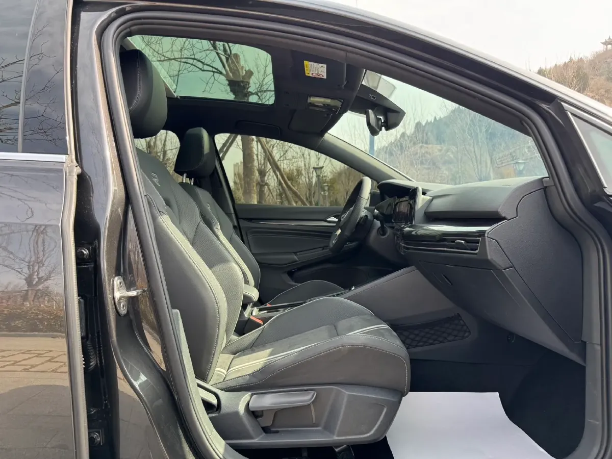 2021 Volkswagen Golf 1.4T 150HP L4 7DCT,autocango,china used car exporter,china ev exporter,chinese used car exporter,chinese used ev exporter