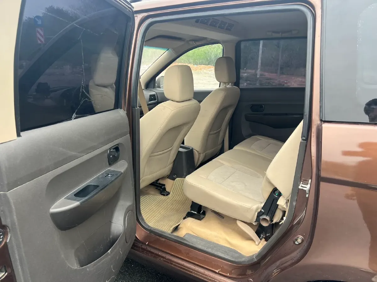 2016 WuLing HongGuang 1.5L 112HP L4 5MT,autocango,china used car exporter,china ev exporter,chinese used car exporter,chinese used ev exporter