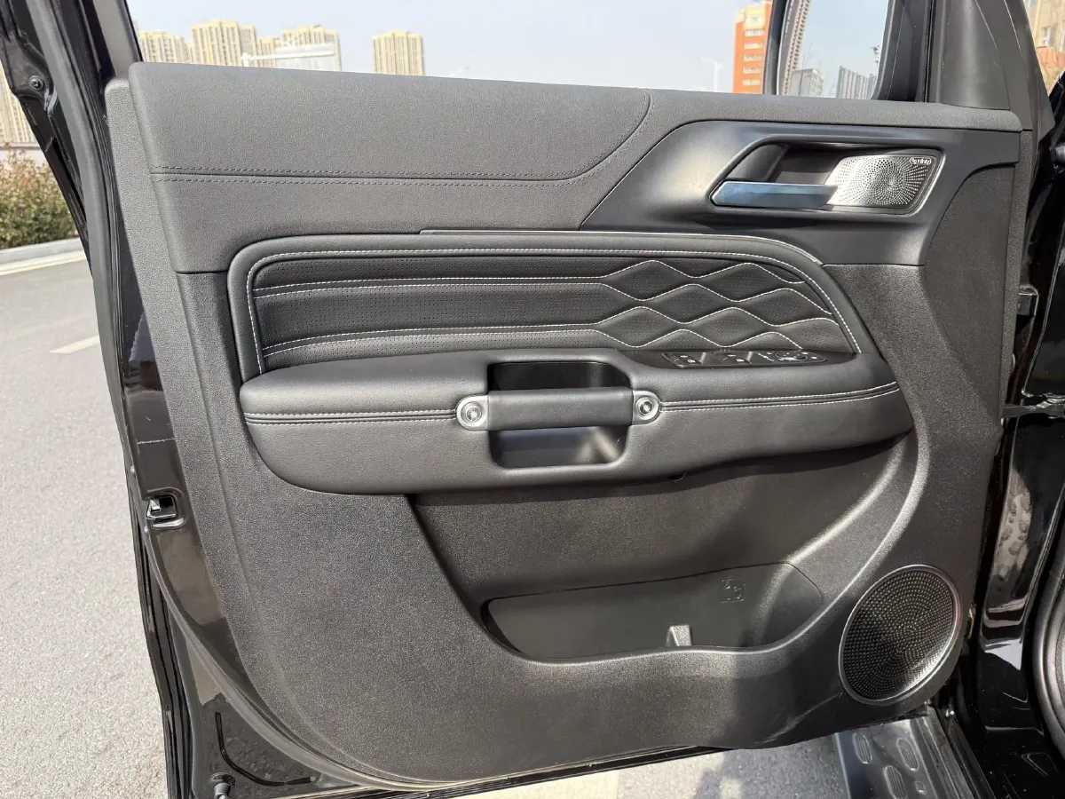 2024 Tank 300 2.0T 227HP L4 8AT,autocango,china used car exporter,china ev exporter,chinese used car exporter,chinese used ev exporter