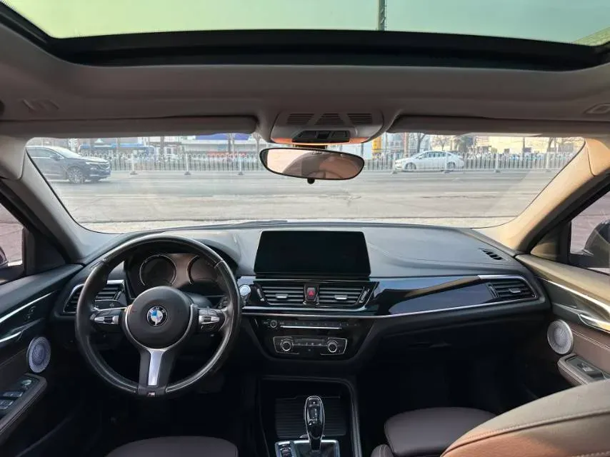 2022 BMW 1 Series 1.5T 140HP L3 7DCT,autocango,china used car exporter,china ev exporter,chinese used car exporter,chinese used ev exporter