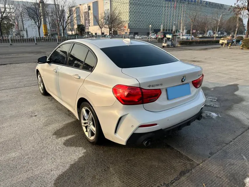 2022 BMW 1 Series 1.5T 140HP L3 7DCT,autocango,china used car exporter,china ev exporter,chinese used car exporter,chinese used ev exporter