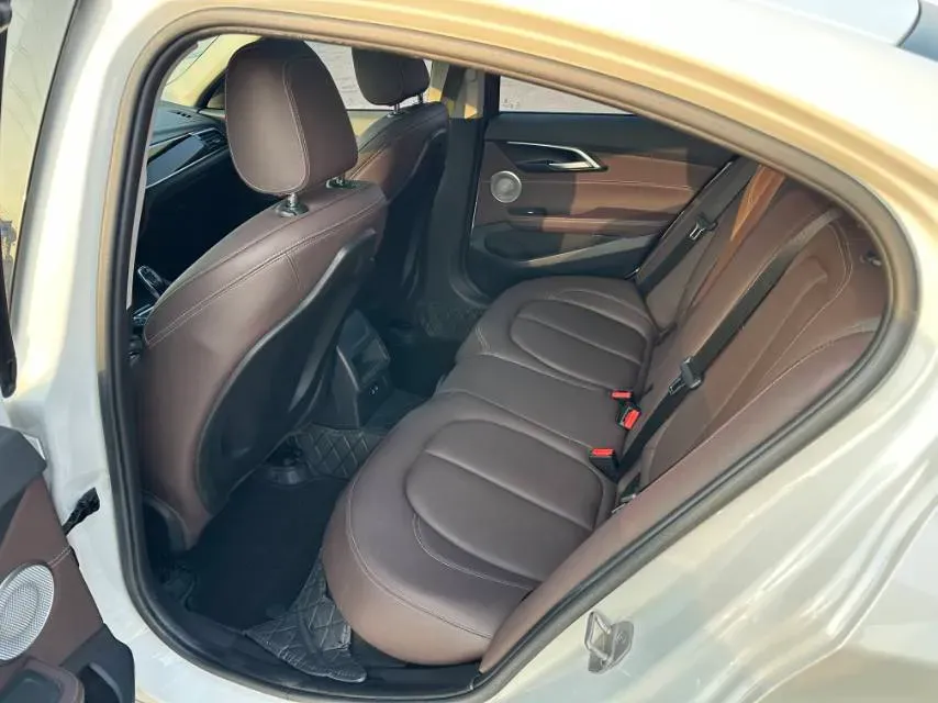 2022 BMW 1 Series 1.5T 140HP L3 7DCT,autocango,china used car exporter,china ev exporter,chinese used car exporter,chinese used ev exporter