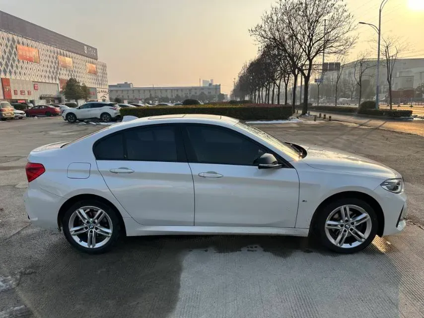 2022 BMW 1 Series 1.5T 140HP L3 7DCT,autocango,china used car exporter,china ev exporter,chinese used car exporter,chinese used ev exporter