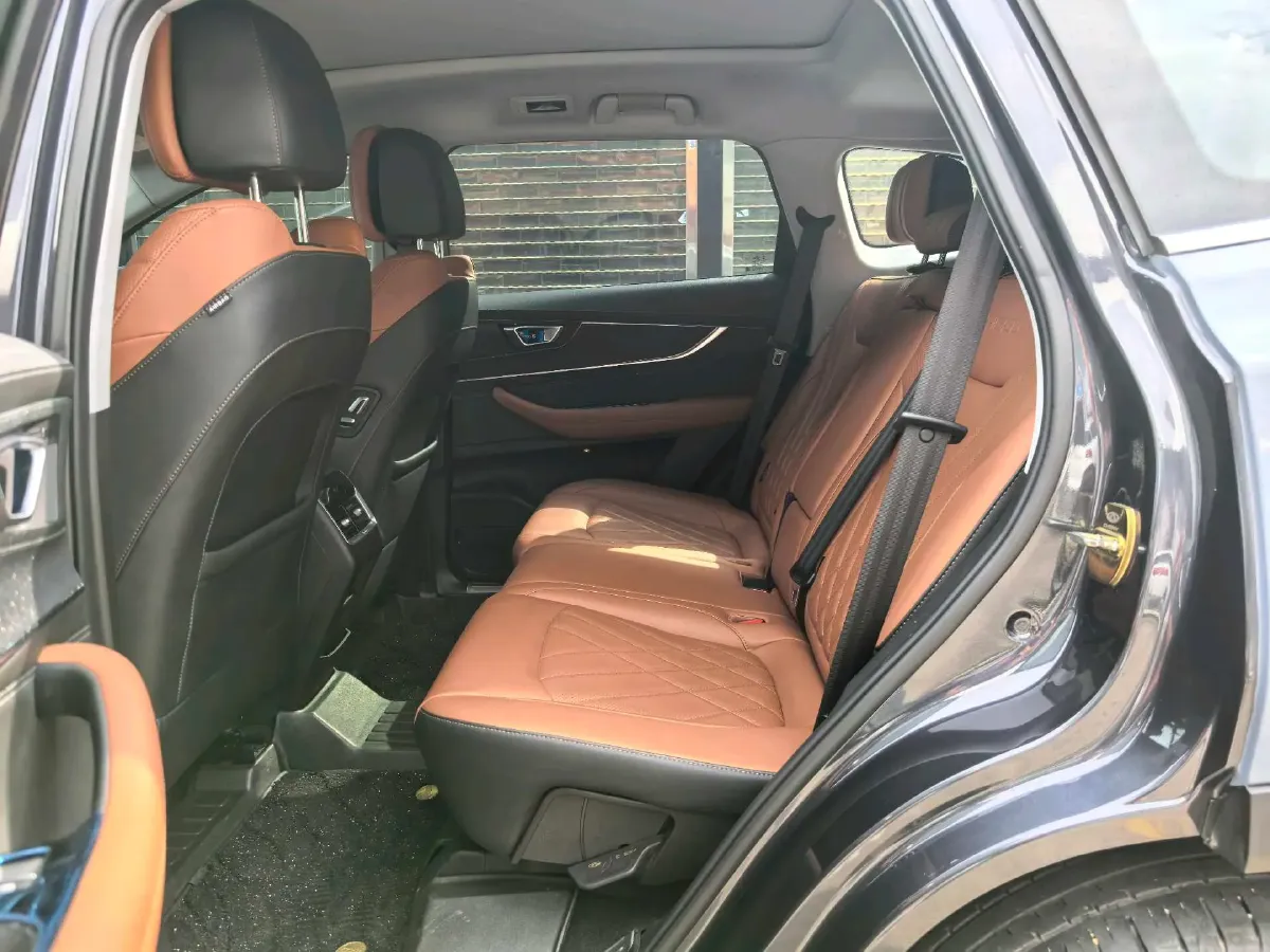 2021 Chery Tiggo 8 2.0T 254HP L4 7DCT,autocango,china used car exporter,china ev exporter,chinese used car exporter,chinese used ev exporter