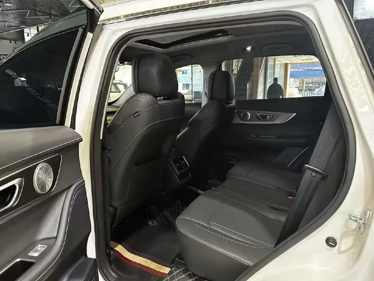 2024 Chery Tiggo 8 Plus 1.6T 197HP L4 7DCT,autocango,china used car exporter,china ev exporter,chinese used car exporter,chinese used ev exporter