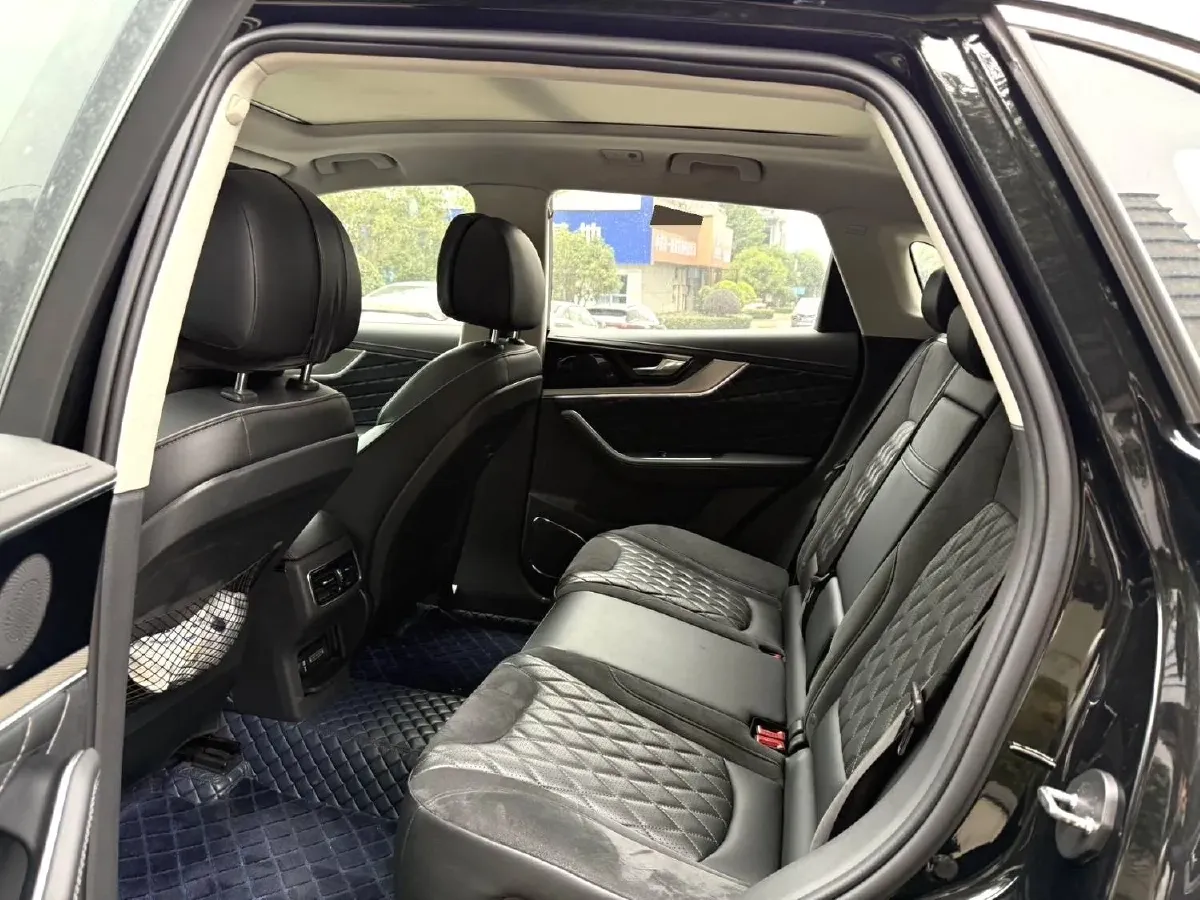 2019 HongQi HS5 2.0T 224HP L4 6AT,autocango,china used car exporter,china ev exporter,chinese used car exporter,chinese used ev exporter