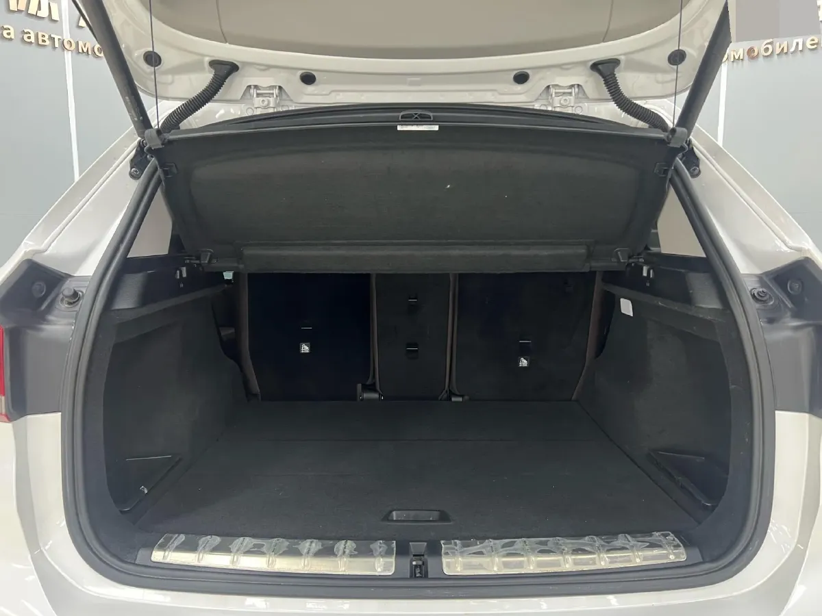 2022 BMW X1 1.5T 140HP L3 7DCT,autocango,china used car exporter,china ev exporter,chinese used car exporter,chinese used ev exporter