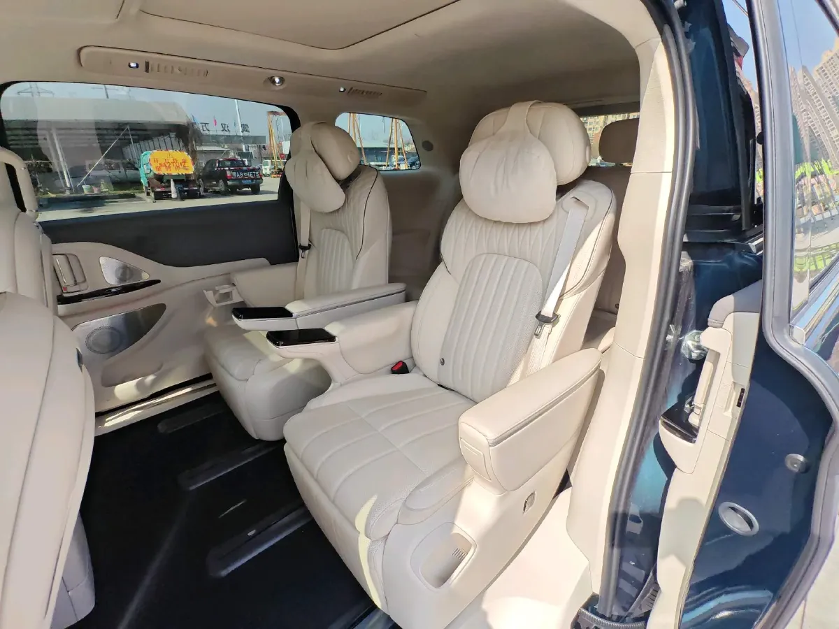 2025 Voyah Dream BEV 108.7KWH,autocango,china used car exporter,china ev exporter,chinese used car exporter,chinese used ev exporter