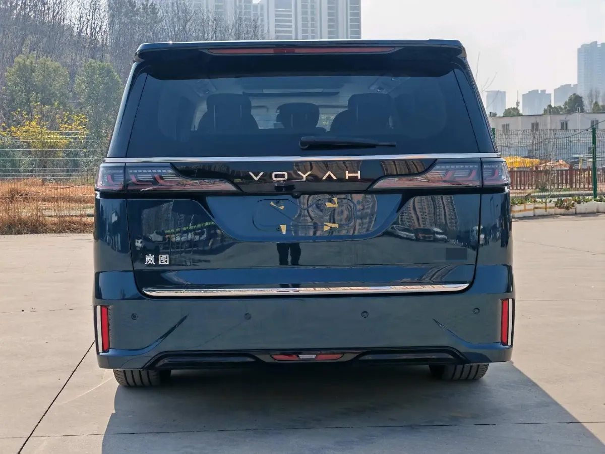 2025 Voyah Dream BEV 108.7KWH,autocango,china used car exporter,china ev exporter,chinese used car exporter,chinese used ev exporter