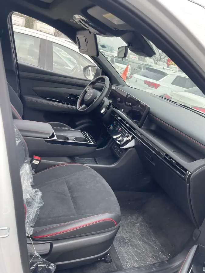 2025 MAXUS XinTu V70 2.0T 150HP L4 9AT,autocango,china used car exporter,china ev exporter,chinese used car exporter,chinese used ev exporter