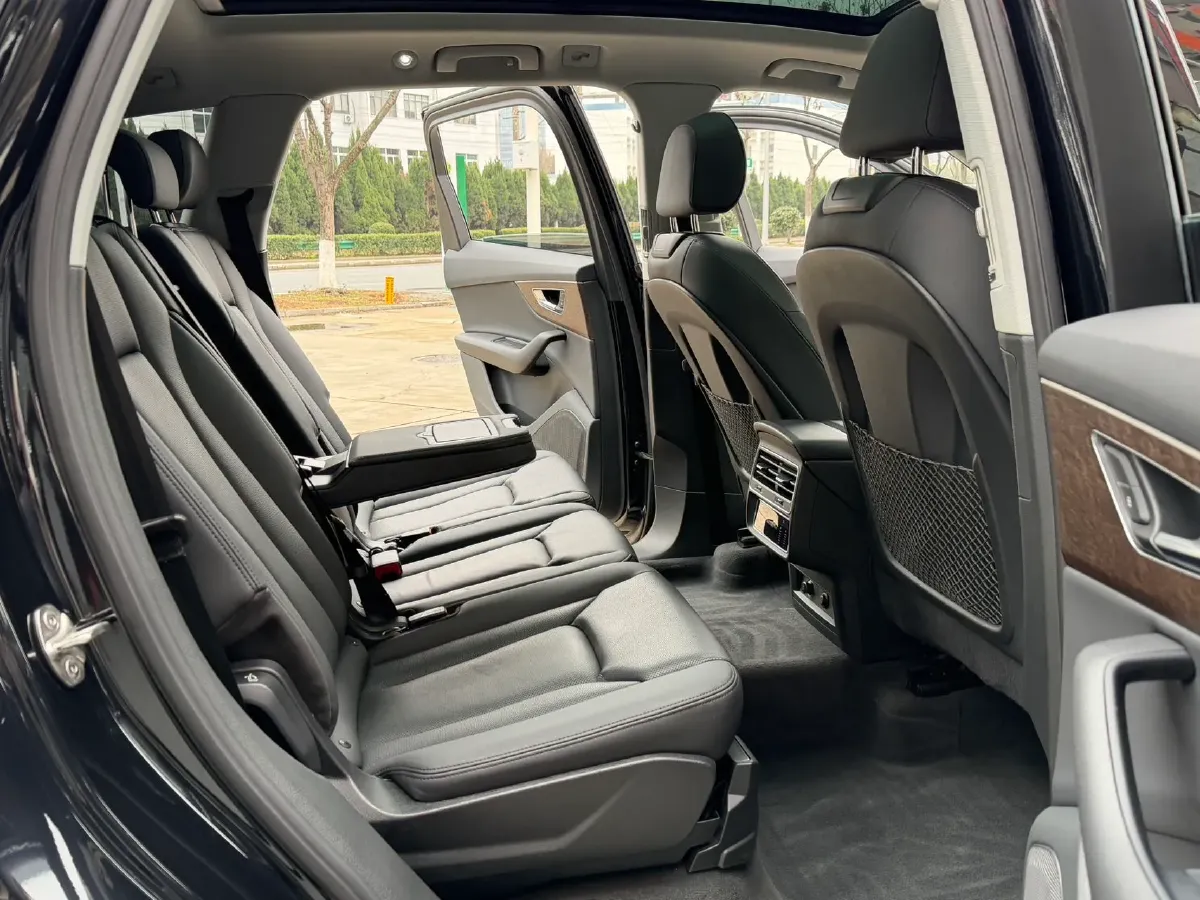 2021 Audi Q7 3.0T 340HP V6 8AT,autocango,china used car exporter,china ev exporter,chinese used car exporter,chinese used ev exporter