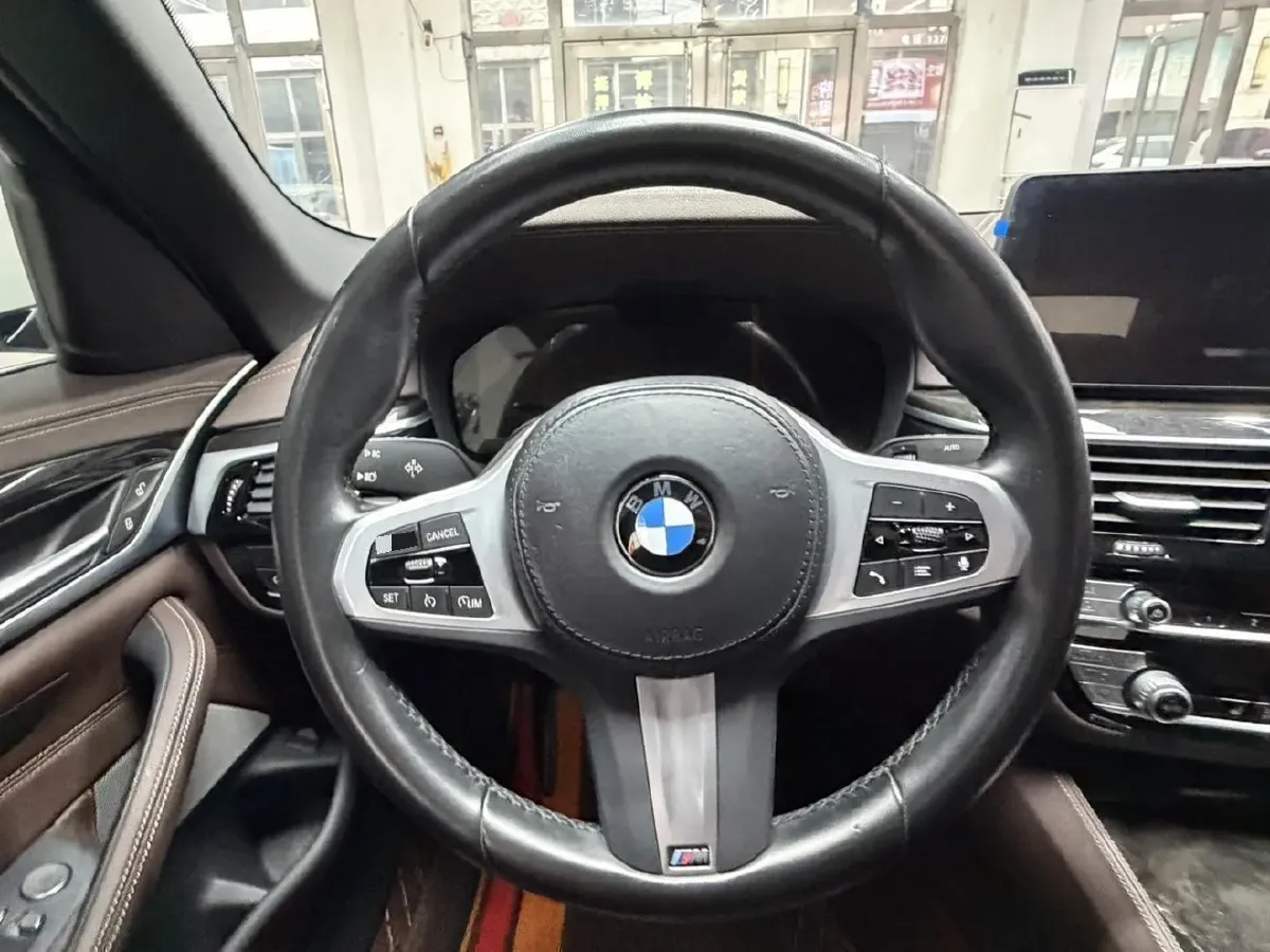 2022 BMW 5 Series 2.0T 184HP L4 8AT,autocango,china used car exporter,china ev exporter,chinese used car exporter,chinese used ev exporter