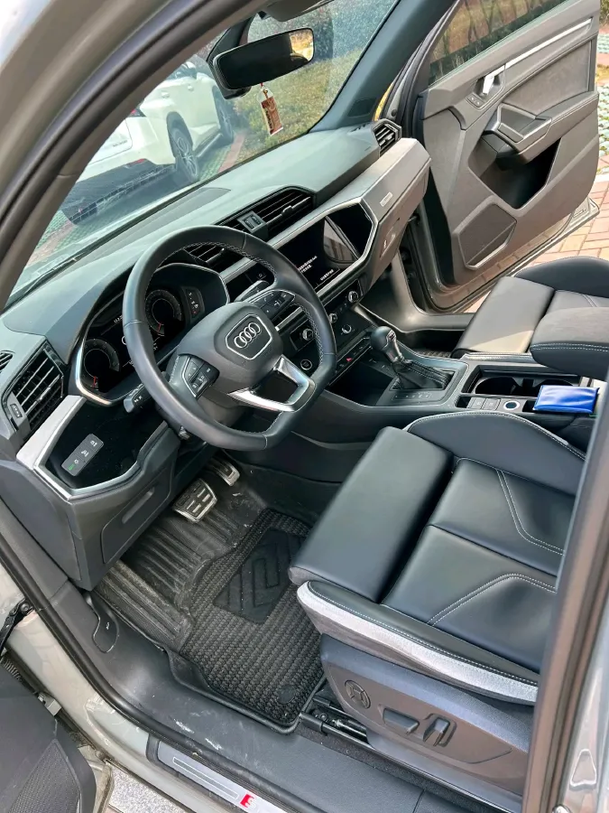 2024 Audi Q3 1.5T 160HP L4 7DCT,autocango,china used car exporter,china ev exporter,chinese used car exporter,chinese used ev exporter