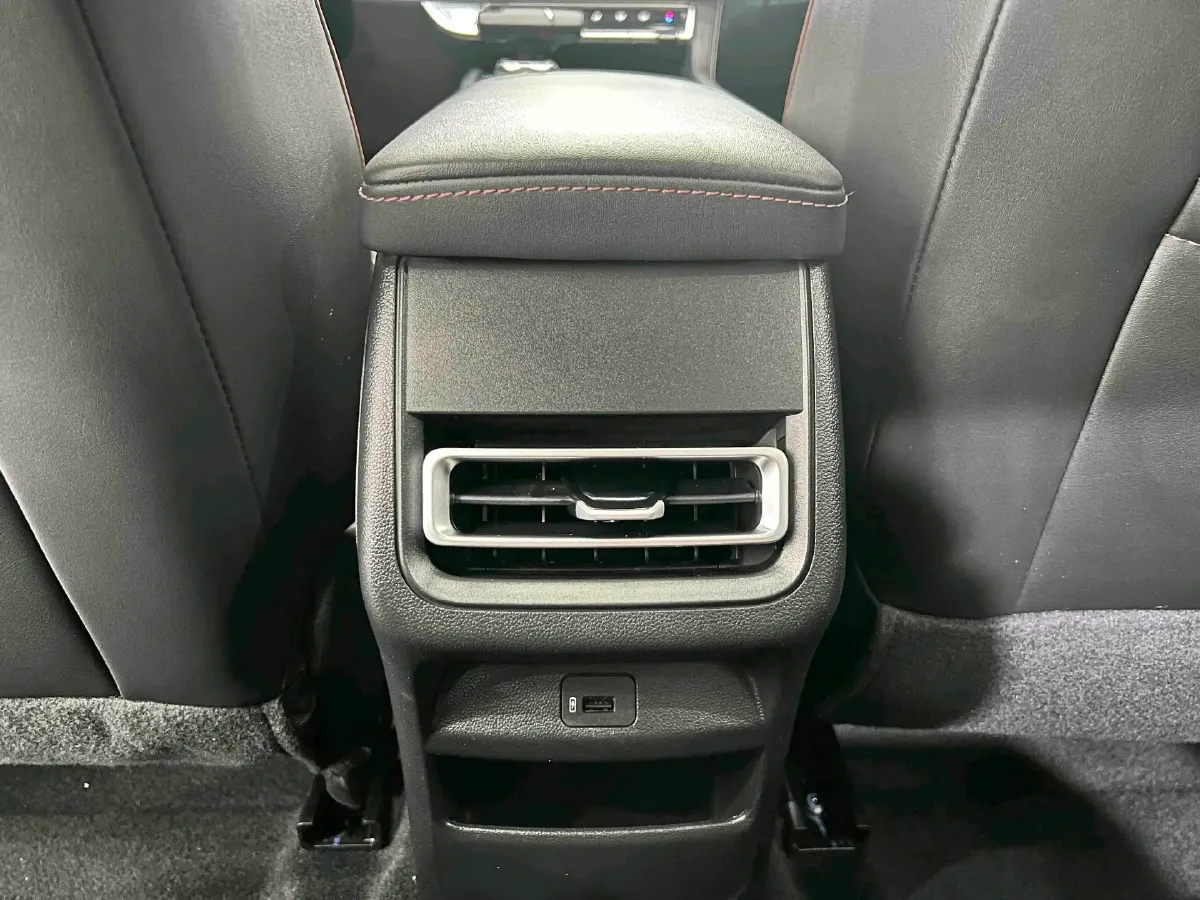 2022 ChangAn Eado 1.4T 160HP L4 7DCT,autocango,china used car exporter,china ev exporter,chinese used car exporter,chinese used ev exporter