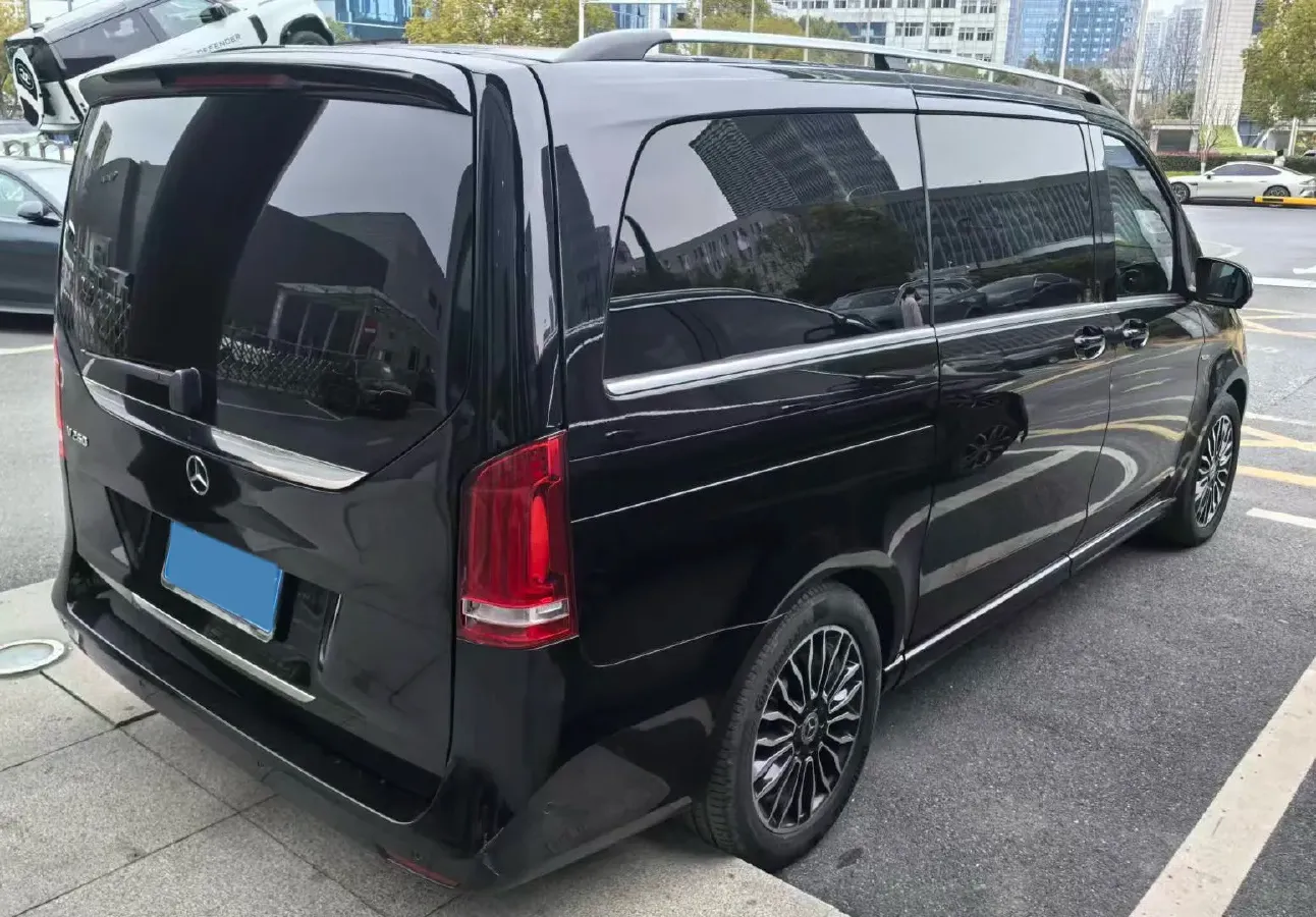 2018 Mercedes-Benz V Class 2.0T 211HP L4 7AT,autocango,china used car exporter,china ev exporter,chinese used car exporter,chinese used ev exporter