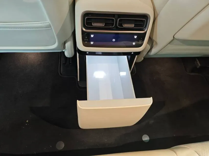 2025 Li i6 BEV,autocango,china used car exporter,china ev exporter,chinese used car exporter,chinese used ev exporter