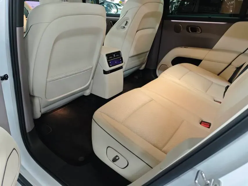 2025 Li i6 BEV,autocango,china used car exporter,china ev exporter,chinese used car exporter,chinese used ev exporter