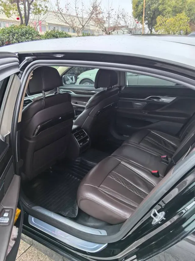 2019 BMW 7 Series 2.0T 265HP L4 8AT,autocango,china used car exporter,china ev exporter,chinese used car exporter,chinese used ev exporter