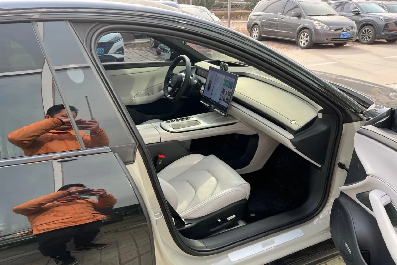 2024 MI SU7 BEV 101KWH,autocango,china used car exporter,china ev exporter,chinese used car exporter,chinese used ev exporter