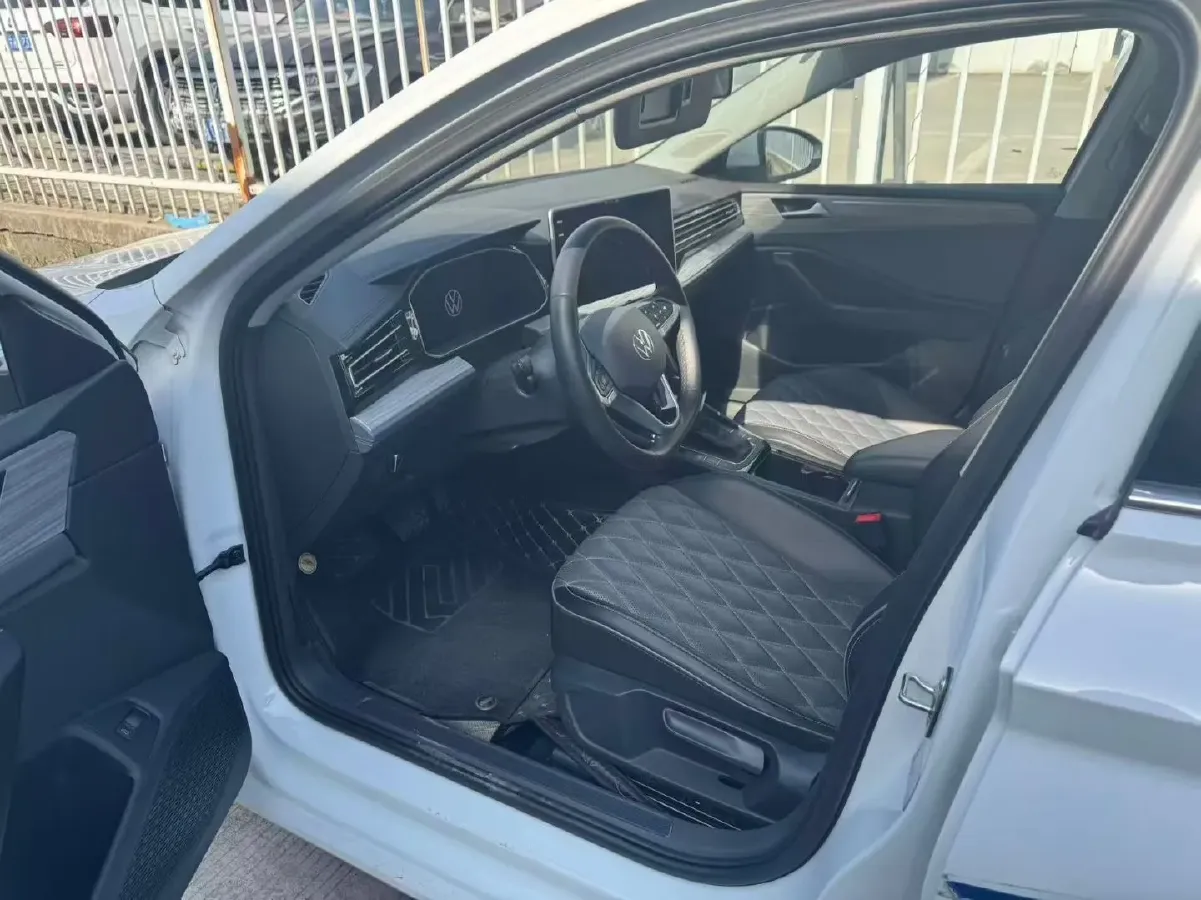 2024 Volkswagen Sagitar 1.5T 160HP L4 7DCT,autocango,china used car exporter,china ev exporter,chinese used car exporter,chinese used ev exporter