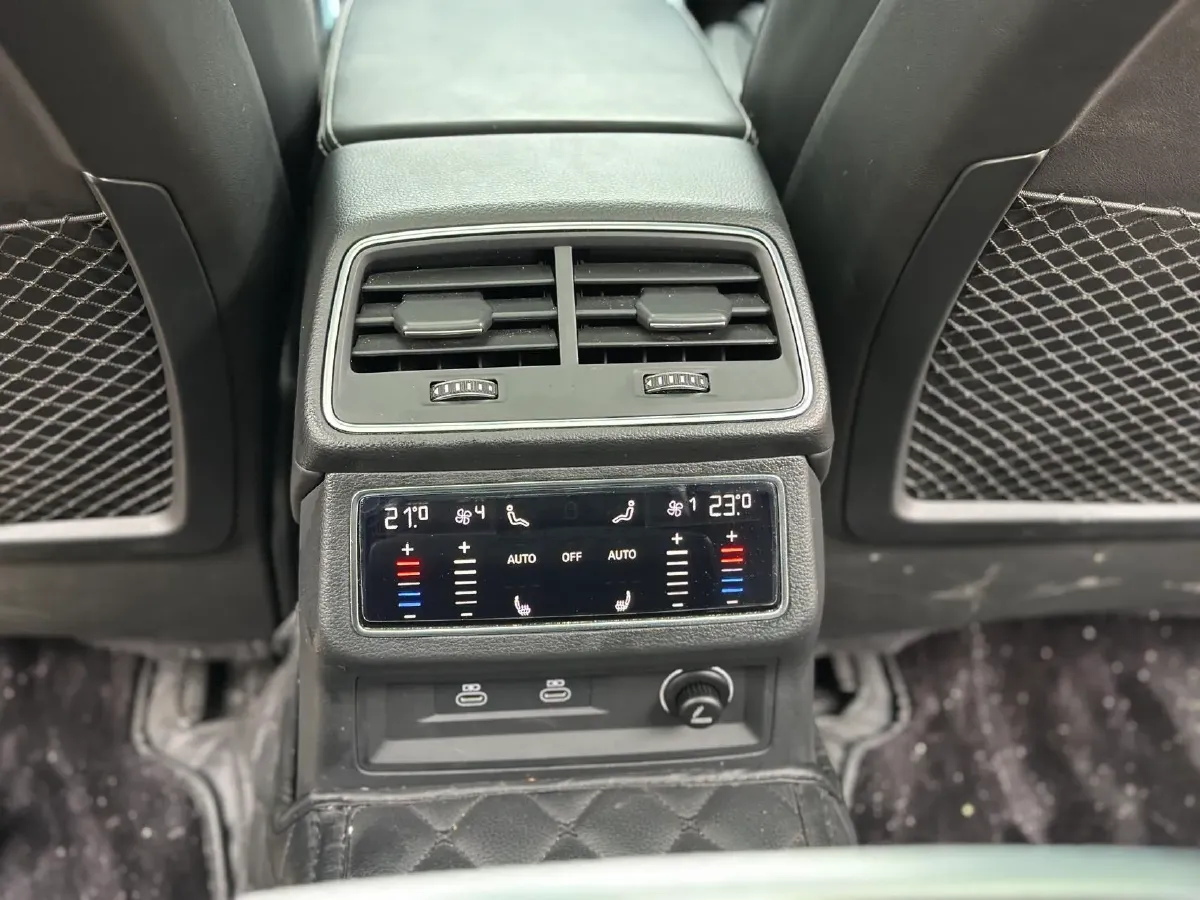 2023 Audi A6L 2.0T 245HP L4 7DCT,autocango,china used car exporter,china ev exporter,chinese used car exporter,chinese used ev exporter