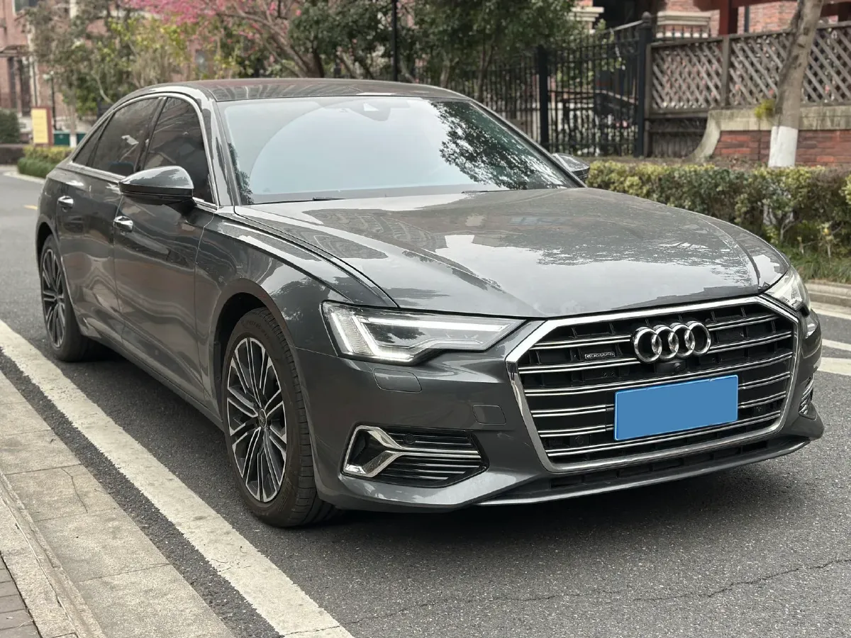 2023 Audi A6L 2.0T 245HP L4 7DCT,autocango,china used car exporter,china ev exporter,chinese used car exporter,chinese used ev exporter