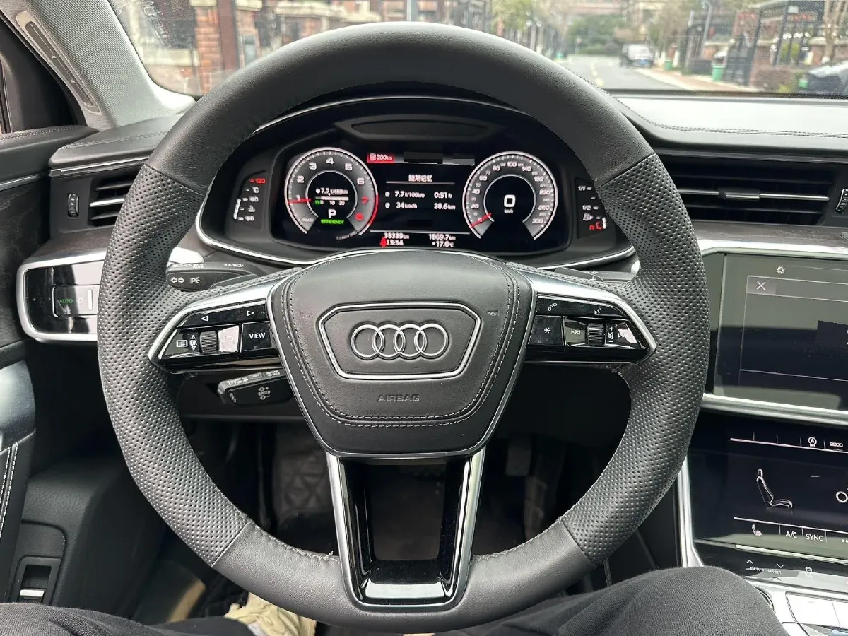 2023 Audi A6L 2.0T 245HP L4 7DCT,autocango,china used car exporter,china ev exporter,chinese used car exporter,chinese used ev exporter