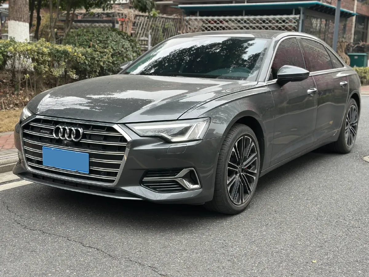 2023 Audi A6L 2.0T 245HP L4 7DCT,autocango,china used car exporter,china ev exporter,chinese used car exporter,chinese used ev exporter