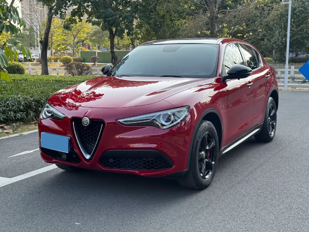 2017 Jaguar XE 2.0T 240HP L4 8AT,autocango,china used car exporter,china ev exporter,chinese used car exporter,chinese used ev exporter