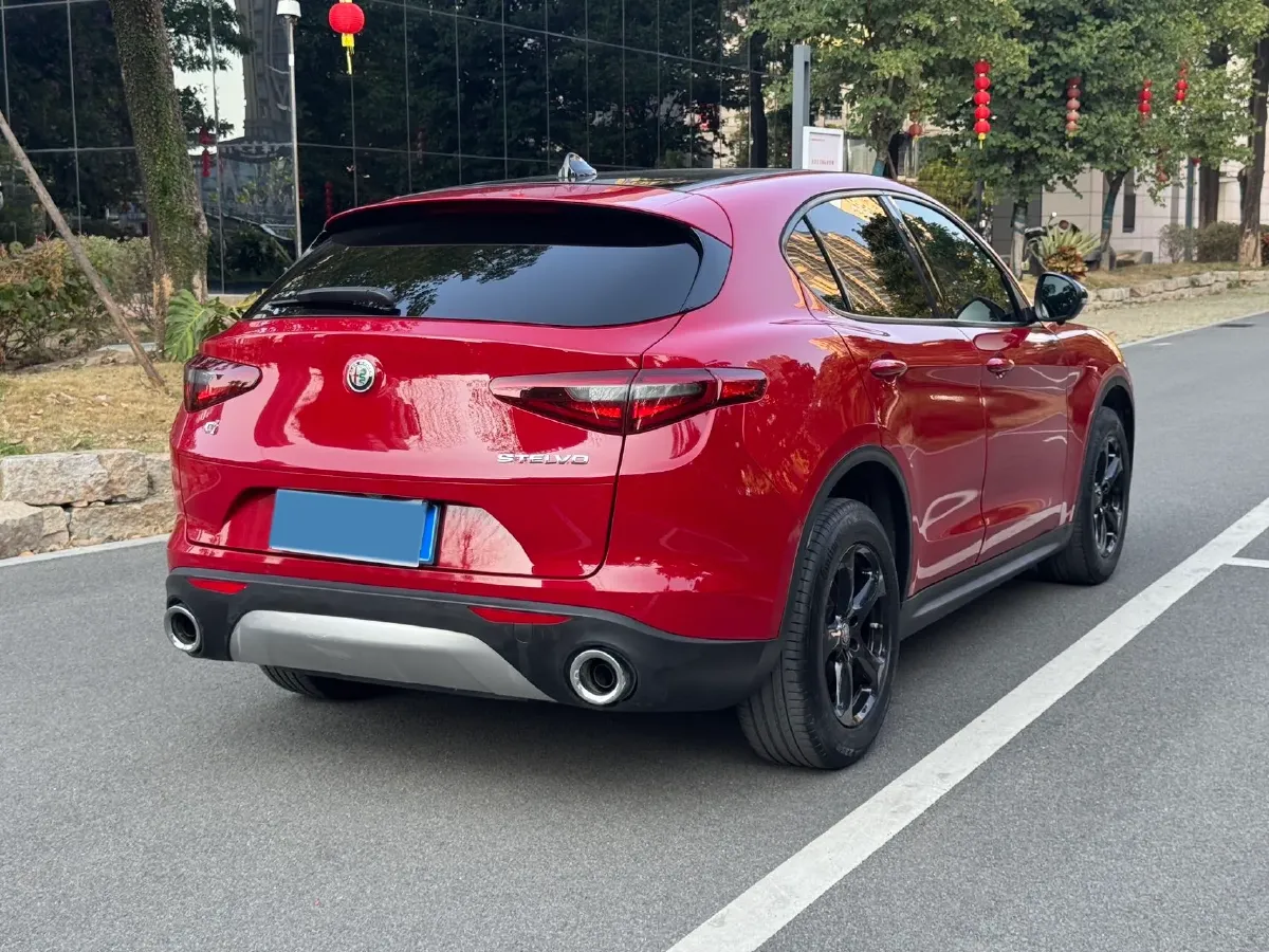 2017 Jaguar XE 2.0T 240HP L4 8AT,autocango,china used car exporter,china ev exporter,chinese used car exporter,chinese used ev exporter