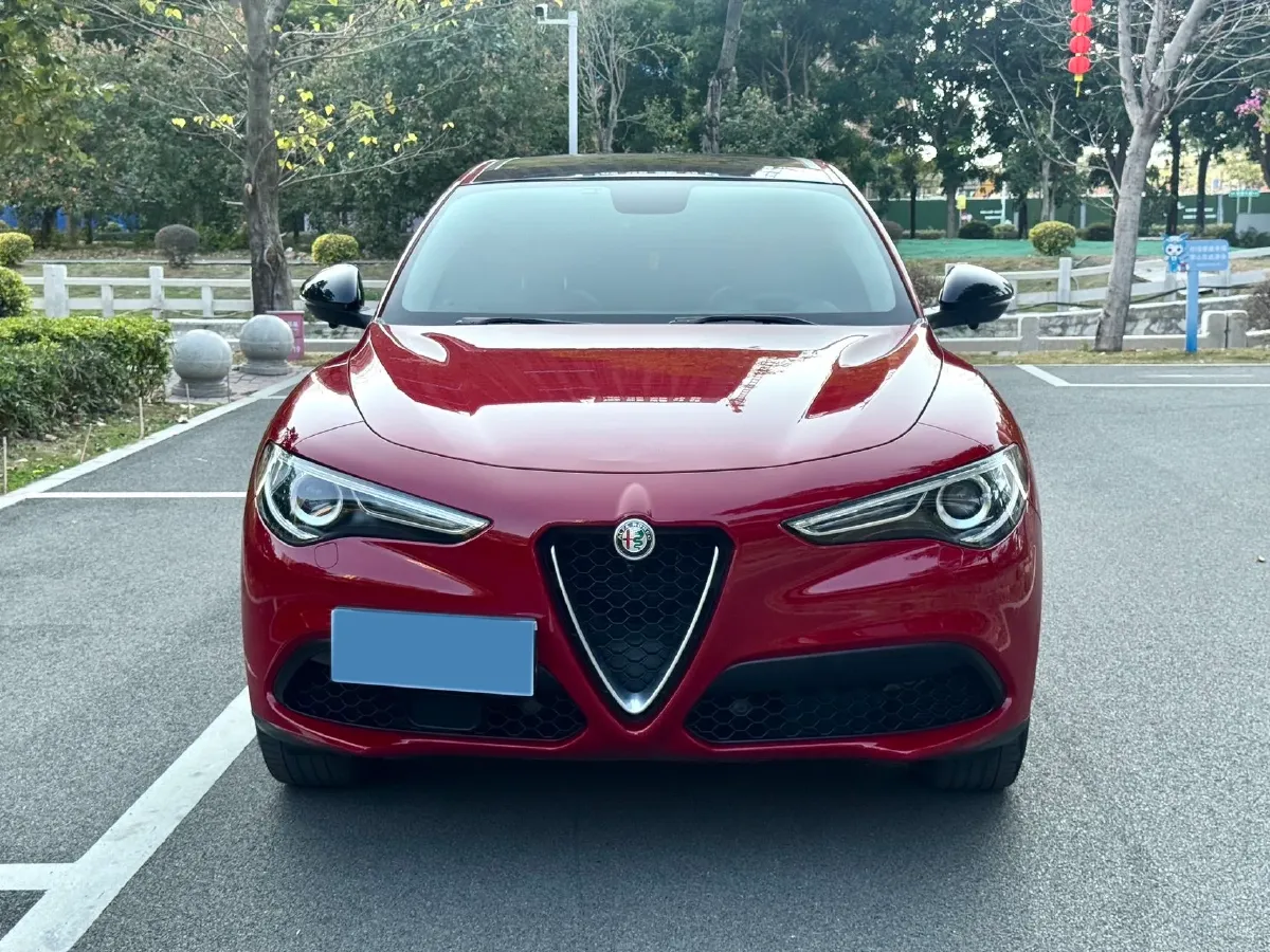 2017 Jaguar XE 2.0T 240HP L4 8AT,autocango,china used car exporter,china ev exporter,chinese used car exporter,chinese used ev exporter