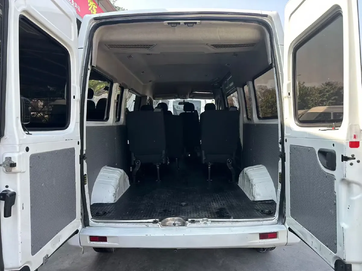 2021 MAXUS XinTu V80 2.0T 127HP L4 6MT,autocango,china used car exporter,china ev exporter,chinese used car exporter,chinese used ev exporter