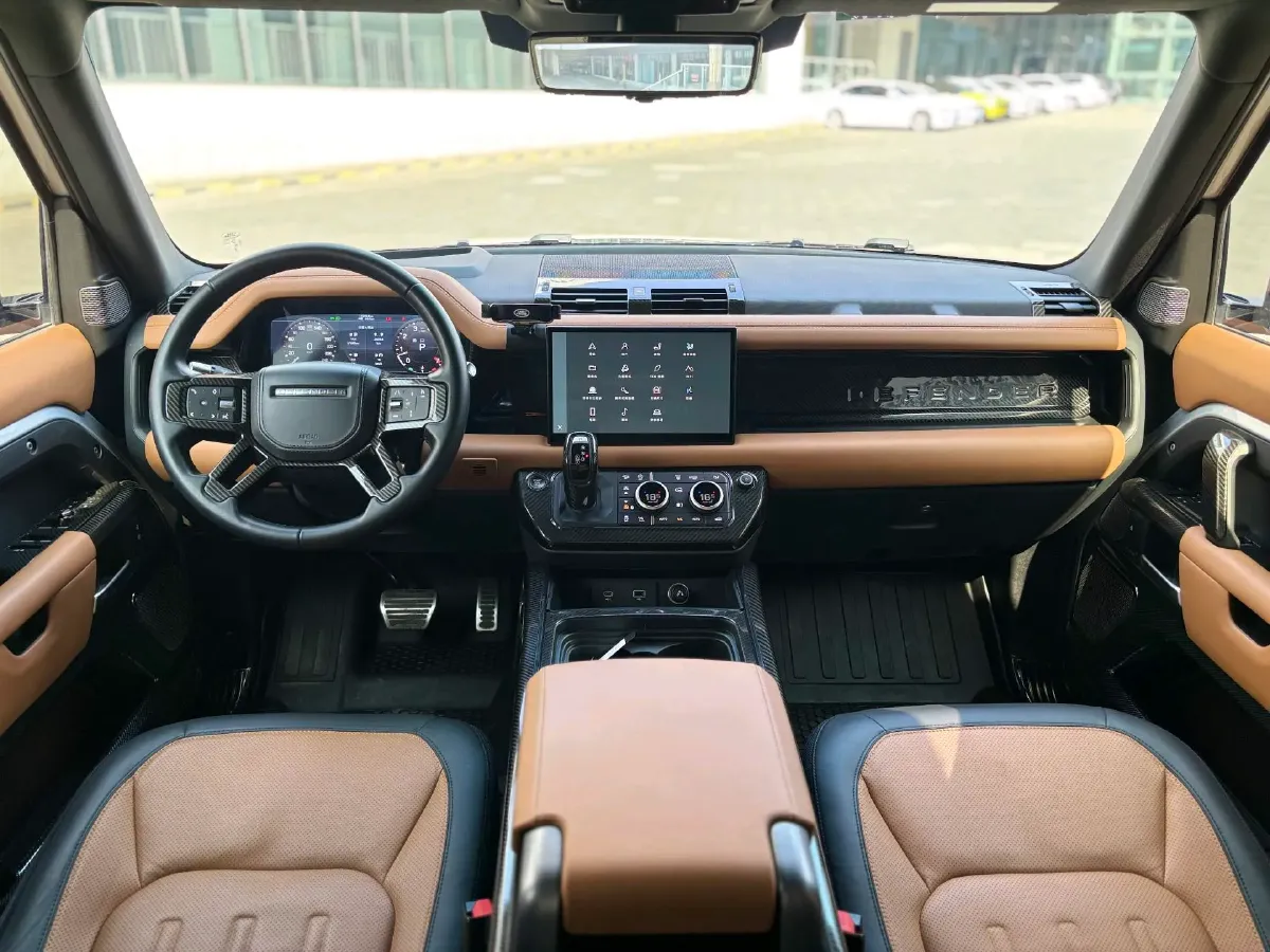 2022 Land Rover Defender 3.0T 400HP L6 8AT,autocango,china used car exporter,china ev exporter,chinese used car exporter,chinese used ev exporter