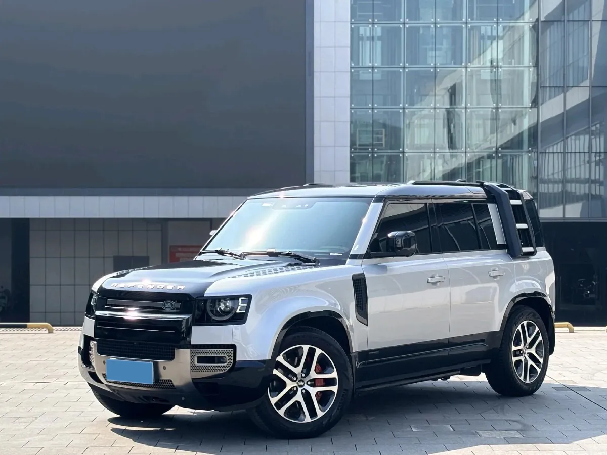 2022 Land Rover Defender 3.0T 400HP L6 8AT,autocango,china used car exporter,china ev exporter,chinese used car exporter,chinese used ev exporter